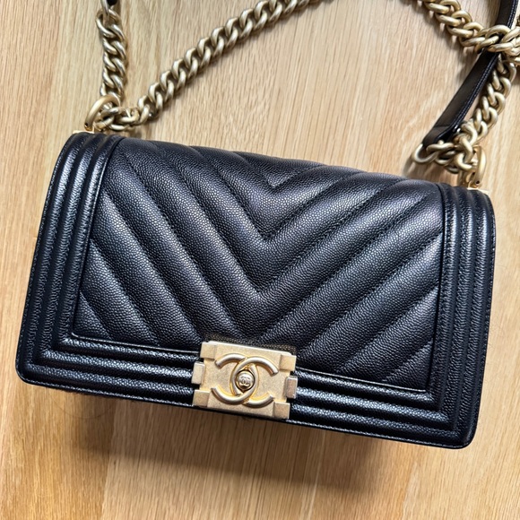 EUC CHANEL Boy Bag Black Caviar Chevron Leather Brushed Gold Hardware Old Medium - Picture 14 of 15